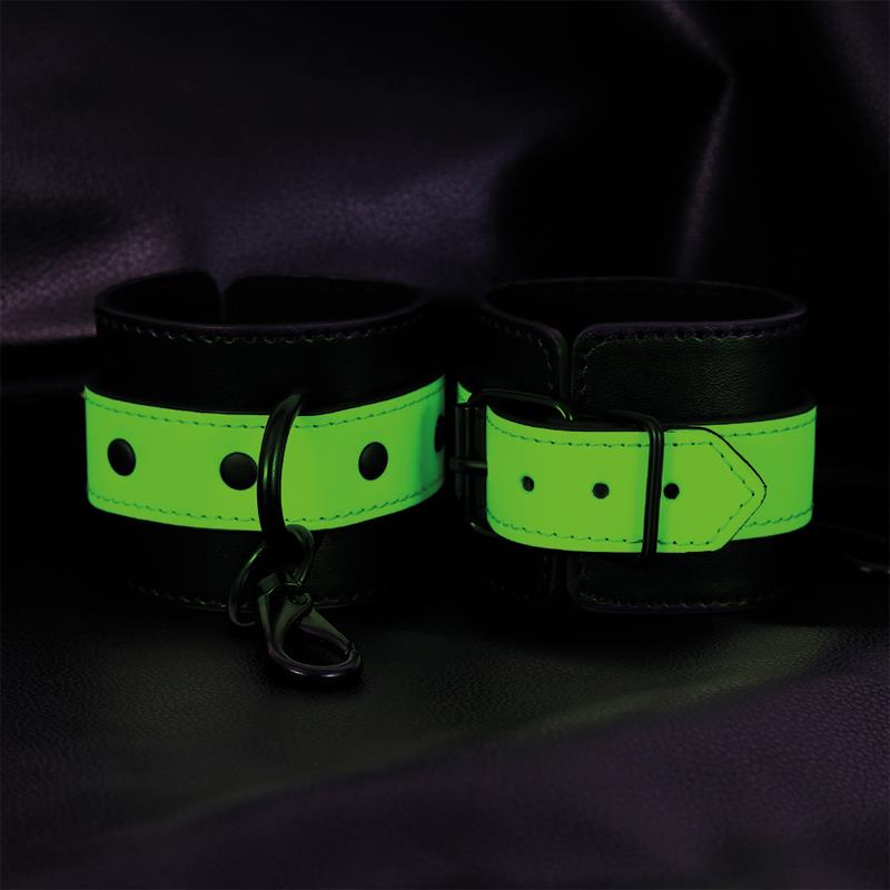 Glow In The Dark Bondage Set With 5 Pieces